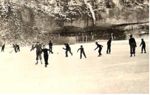 Ice skating on the Sarine